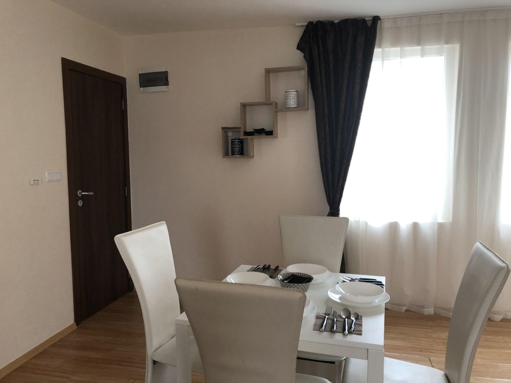 Palace De Luxe Apartments Pomorie Exterior photo