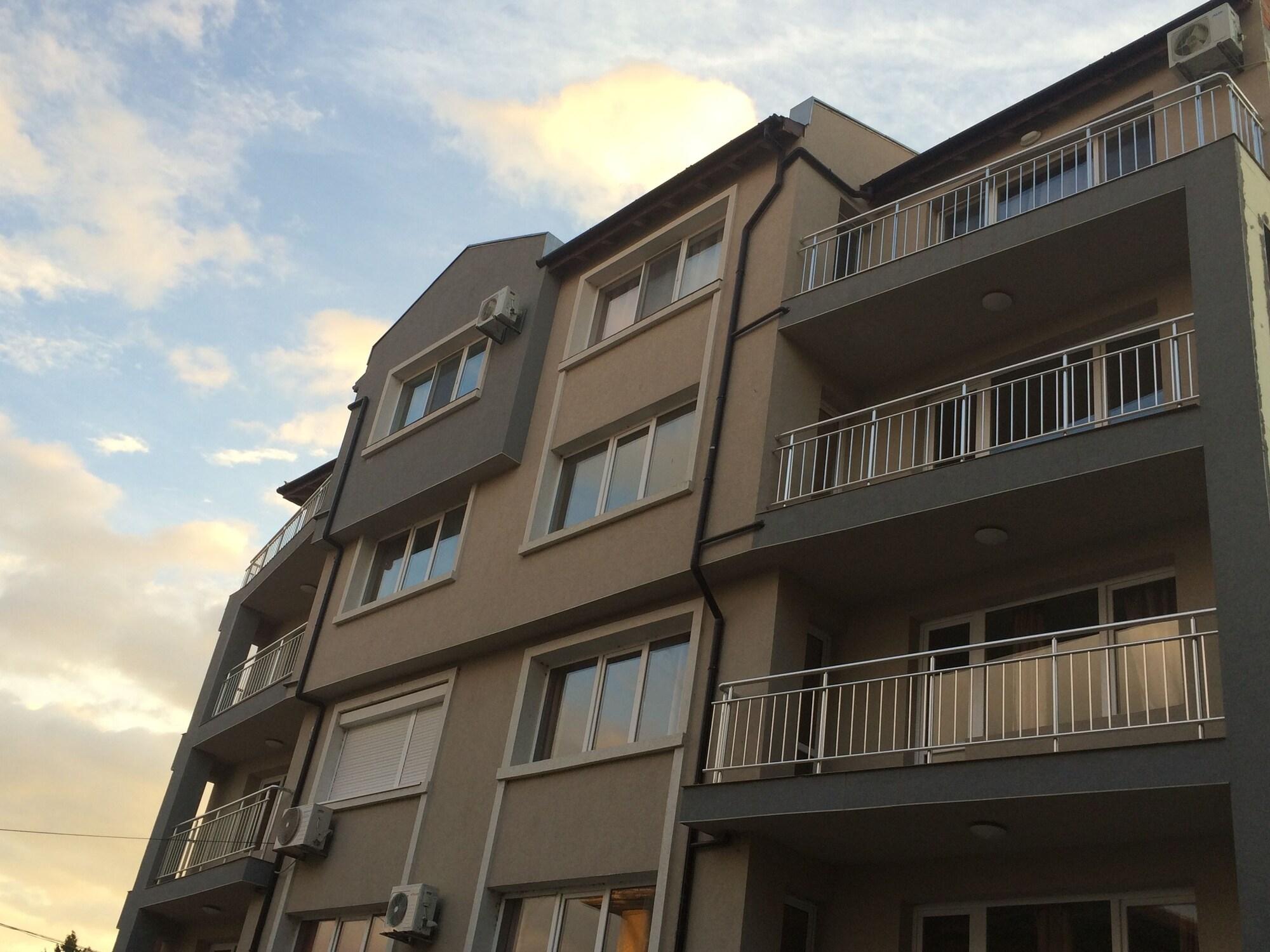 Palace De Luxe Apartments Pomorie Exterior photo