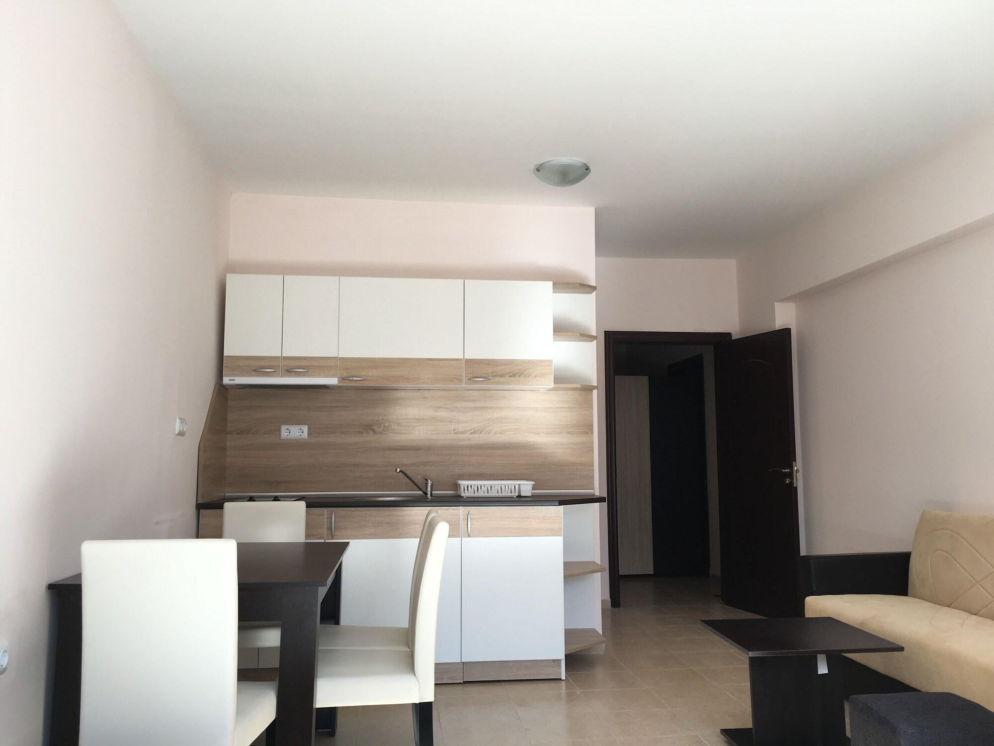 Palace De Luxe Apartments Pomorie Exterior photo