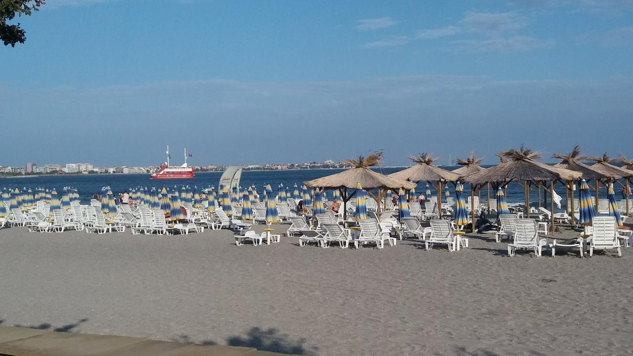 Palace De Luxe Apartments Pomorie Exterior photo
