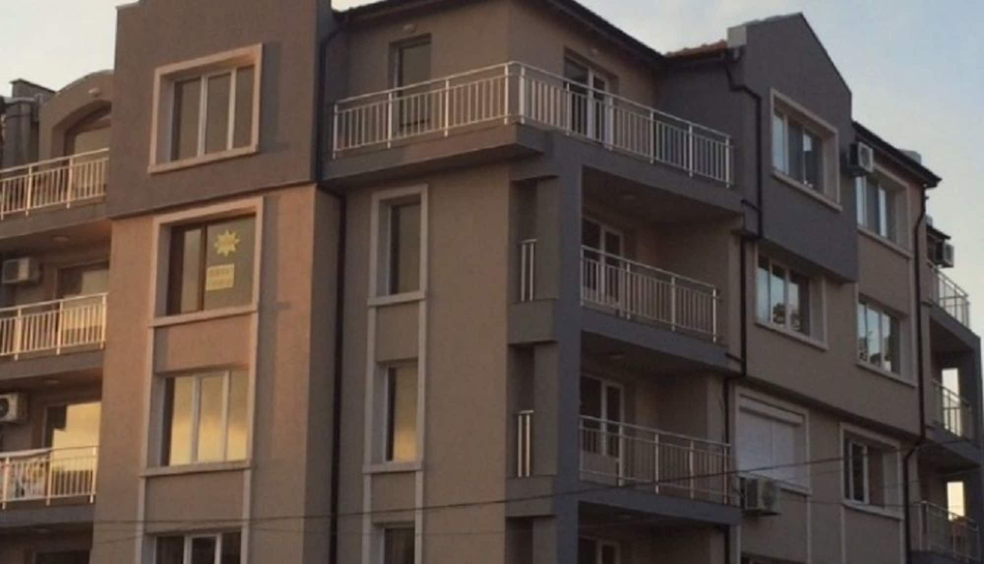 Palace De Luxe Apartments Pomorie Exterior photo